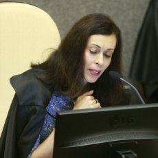 STJ adia decisão sobre tributação de receitas financeiras