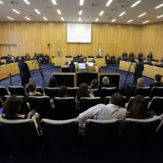 TST adia decisão em ação bilionária contra a Petrobras