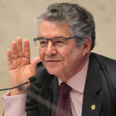 Ministro do STF ordena sobrestamento de processos no Carf