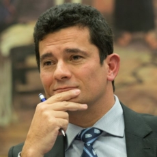 Após declaração de Moro, Requião apresenta lei Onyx para perdão de caixa 2