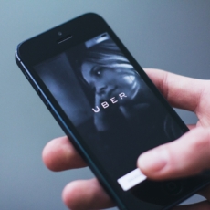 Uber ganha ação trabalhista no Distrito Federal