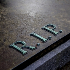 Apertem os cintos… o sócio morreu!