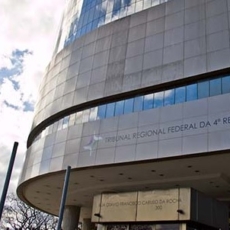 Defesa de Lula deve apresentar novo recurso ao TRF4 e não o vê inelegível