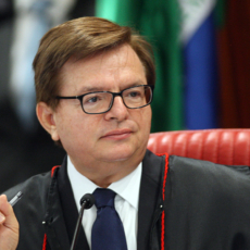 Herman Benjamin deixa presidência da 1ª Seção do STJ