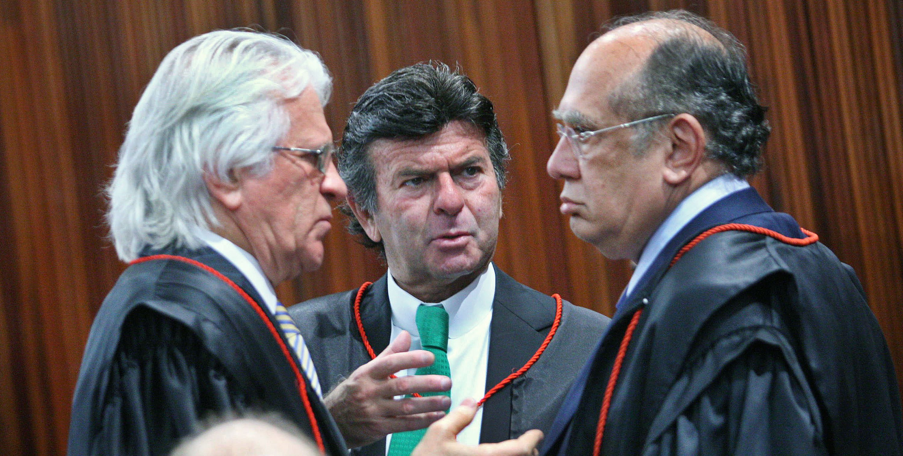 Dilma e Temer absolvidos, o Direito condenado