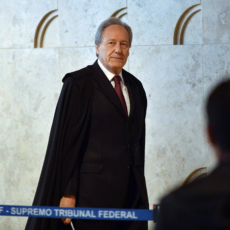 Ataques a Lewandowski e a STF interessam a irresponsáveis, dizem entidades