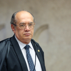 Gilmar: ser padrinho de casamento não impede julgar caso