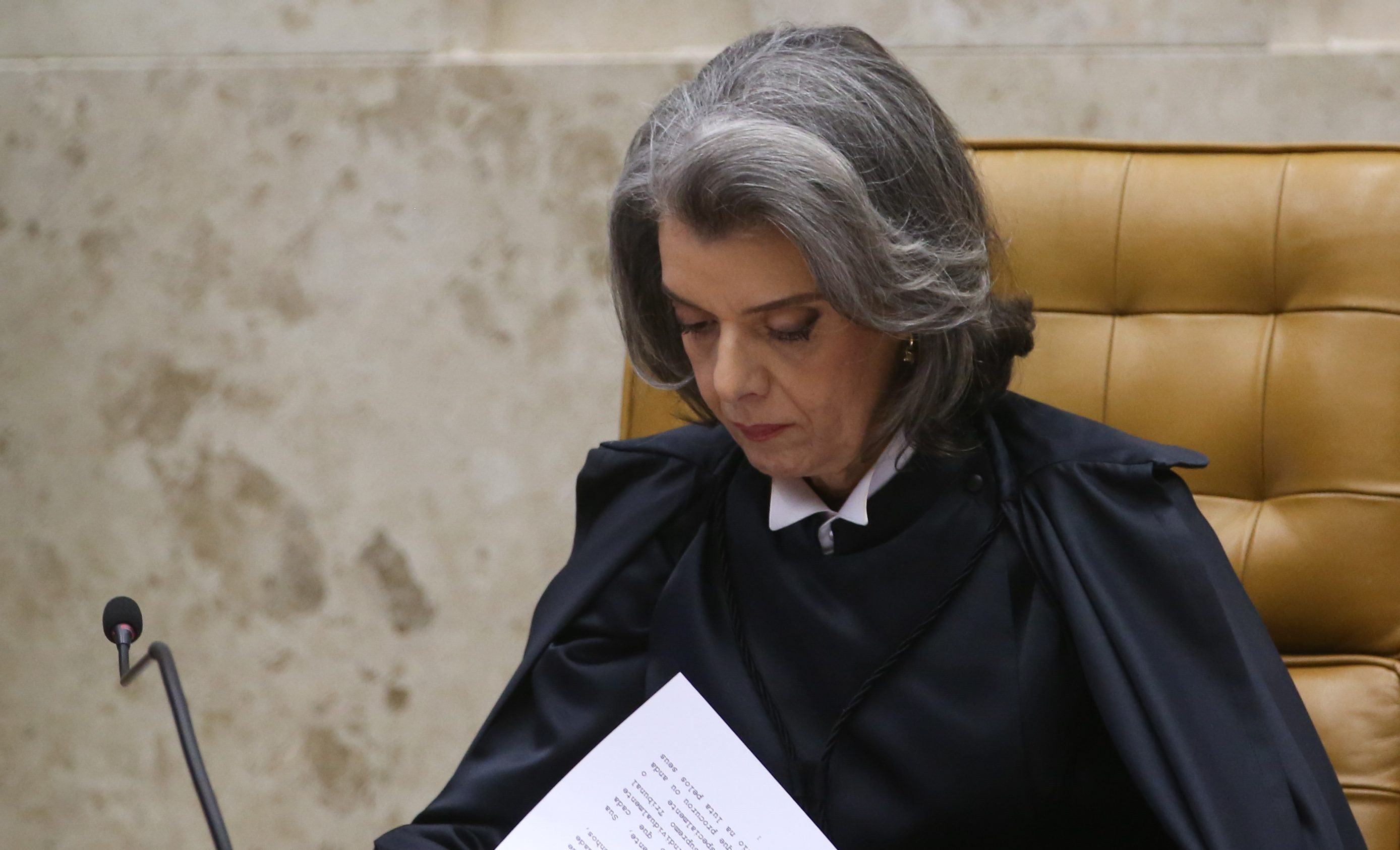 Sem pauta polêmica em abril, STF vai julgar regras para interceptações telefônicas