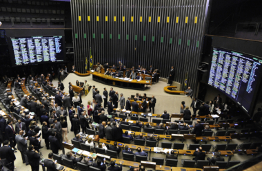 Câmara abre caminho para votar projeto que regulamenta o lobby