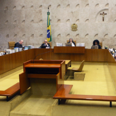 Maioria do STF vota para restringir foro privilegiado