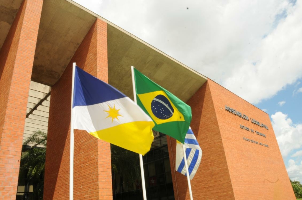 Justiça determina que Assembleia do Tocantins reduza número de comissionados