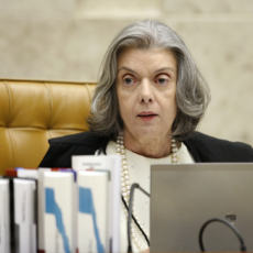 Cármen Lúcia cassa decisão que reconhecia vínculo de emprego entre SBT e diretor