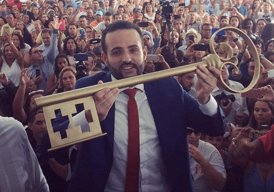 Justiça nega remoção de vídeos no YouTube que associam prefeito a PCC