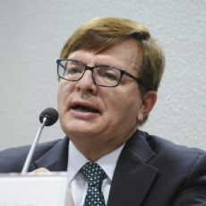 Municípios não podem usar verba do Fundeb para pagar advogados, diz STJ