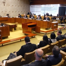 STF derruba limite de recursos do fundo partidário para campanhas de mulheres