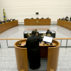 Pode um ministro sozinho calar as partes?