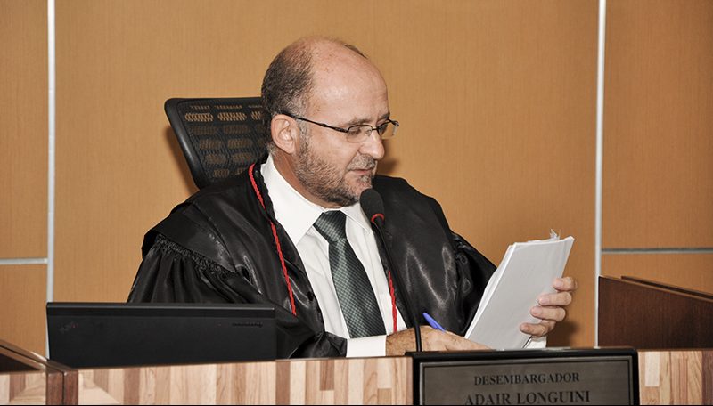 Desembargador aposentado pede parcelamento de custas e juíza dá gratuidade