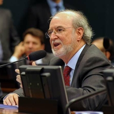 Prisão ou prescrição: o destino de Eduardo Azeredo, réu no mensalão tucano
