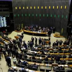 AGU defende no STF nova norma de divisão de vagas nas eleições