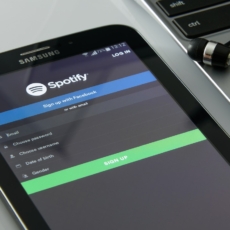 ECAD pode cobrar direitos de execução para músicas em serviços de streaming