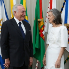 No Planalto, Cármen Lúcia sanciona Dia Nacional de Conscientização sobre o Autismo