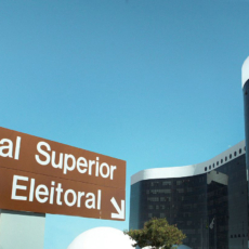 PT volta a pedir cassação de Bolsonaro ao TSE