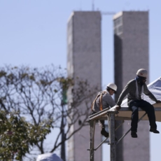 Reforma Trabalhista se aplica a todos os contratos em vigor, diz parecer da AGU