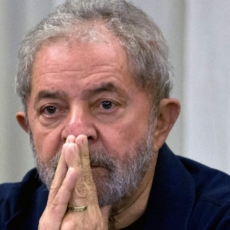 Ministro do STJ nega pedido de Lula que tentava reverter condenação no triplex