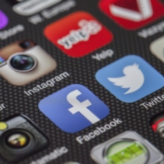 Decifra-me ou te devoro: redes sociais, política e social listening