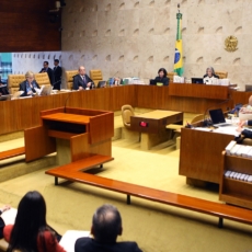 STF mantém veto a lei que proíbe piada com políticos durante eleição