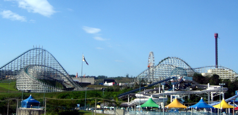 El Mercado, Six Flags Wiki