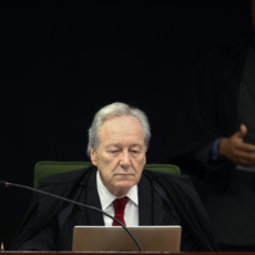 Lewandowski quer cumprimento imediato da decisão que liberou entrevista de Lula