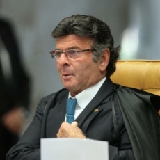 Quando juiz consulta expert por telefone