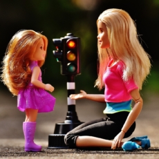 Fabricante da Barbie é multada em R$ 400 mil por publicidade infantil
