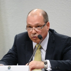 Troca surpresa de diretorias gera mal-estar na Anvisa