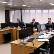AJD solta nota em defesa de desembargador que determinou soltura de Lula