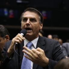 Queixa-crime de Bolsonaro contra Marco Antonio Villa é rejeitada