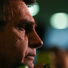 TSE vai ouvir jornalistas da Record em ação de inelegibilidade de Bolsonaro