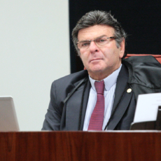 Fux: Projeto que proíbe liminar em ADI e ADPF é tentativa de engessar Judiciário