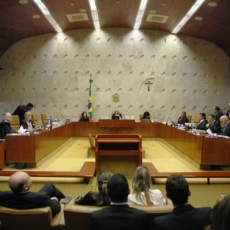 Maioria do STF rejeita recurso de Lula, mas Lewandowski pede vista