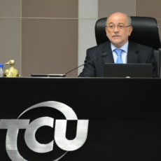 PGR denuncia ministro do TCU e seu filho por tráfico de influência