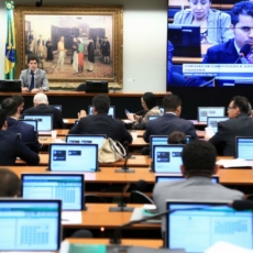 Projeto de lei prevê prazo de 180 dias para STF julgar mérito depois de liminar