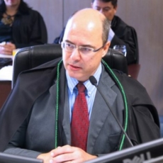 Ex-juiz e ex-presidente da OAB embarcam no discurso contra corrupção e se elegem