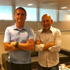 Maioria do TSE rejeita ação sobre inelegibilidade de Bolsonaro e Fachin pede vista