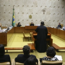 Um ano após entrar em vigor, reforma trabalhista é alvo de questionamentos no STF