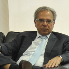 Guedes quer ‘fundo Brasil’ para financiar programas sociais, dívida e investimentos