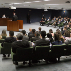 Início de julgamento sobre liberdade de Lula tem embate de Fachin e Lewandowski