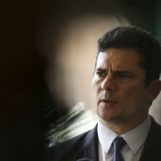 Após decano do STF apontar falha, Moro altera pacote anticrime