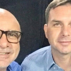 Após decisão do STF, MPRJ dá andamento ao caso de Flavio Bolsonaro e ex-assessor