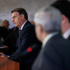 Celso rejeita recurso de Bolsonaro para desarquivar queixa contra Jean Wyllys